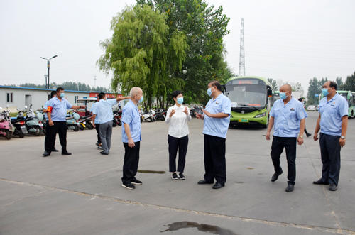 市委常委、宣傳部部長(zhǎng)王飛到我公司 督查全國(guó)文明城市建設(shè)提升工作