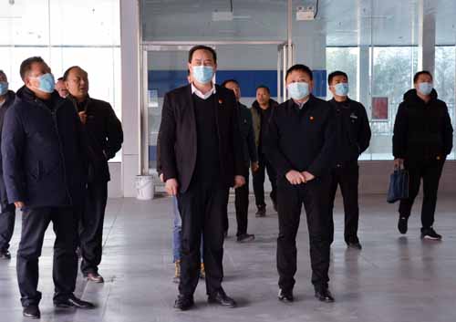 市交通運輸局黨組書記、局長彭仁來一行元旦期間深入公交調研